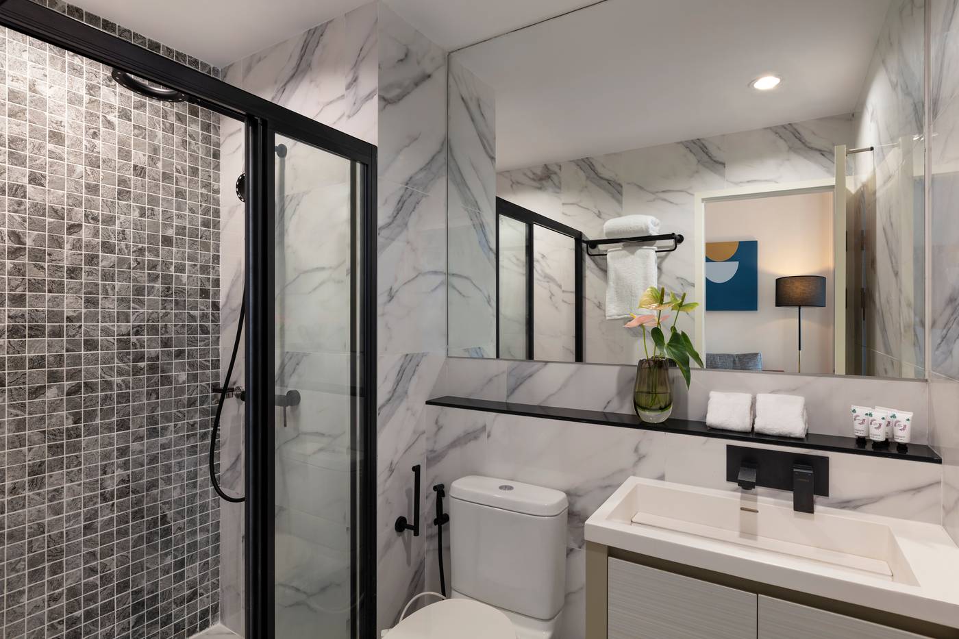 Oakwood-Suites-Tiwanon-Bangkok-Room-21