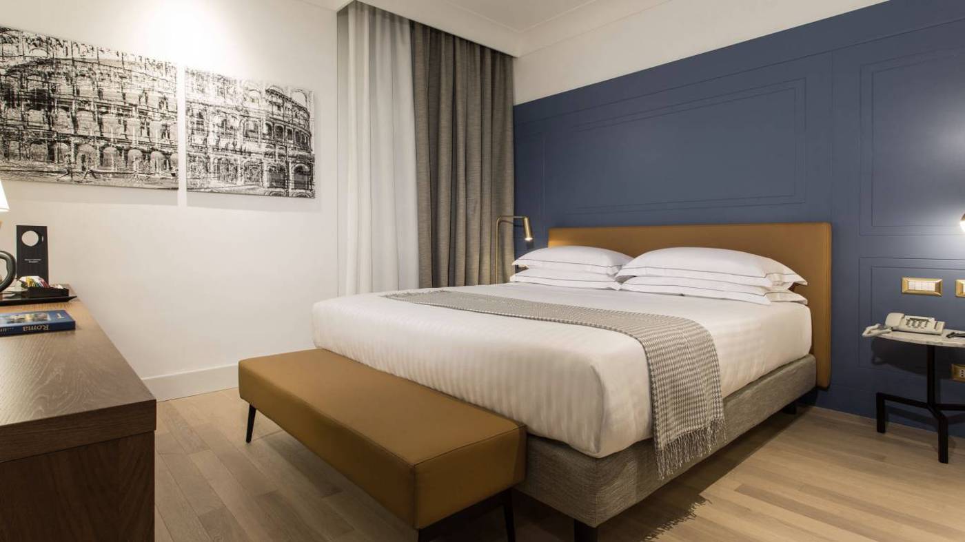 Elizabeth-Unique-Hotel-Room-18