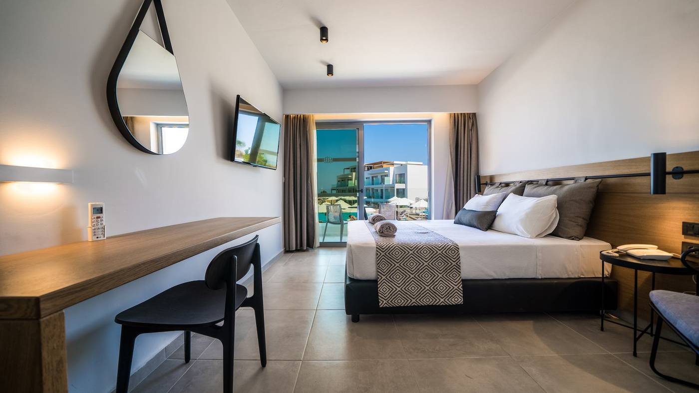 Harmony Crest Resort - Adults Only