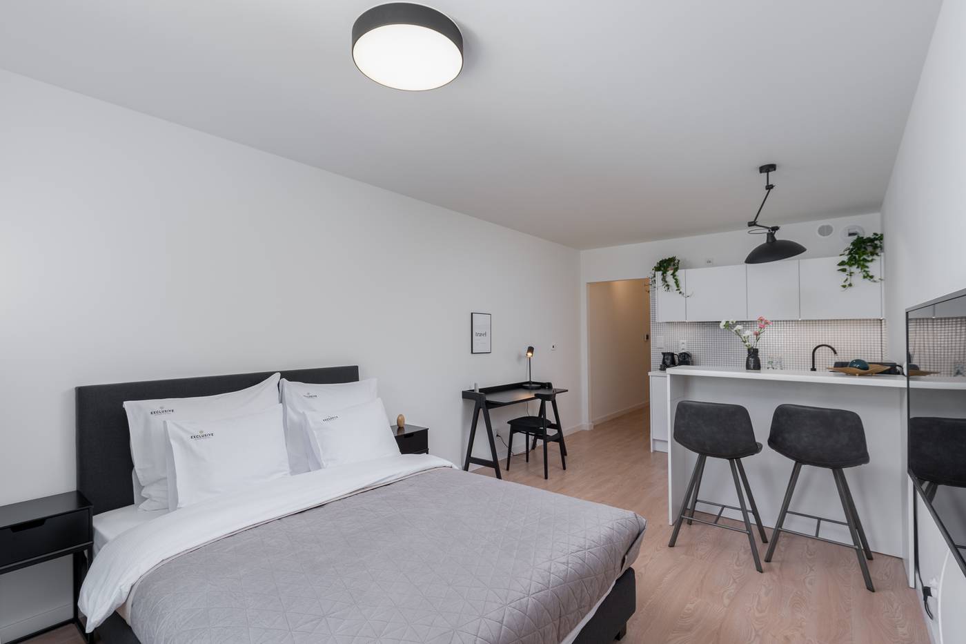 EXCLUSIVE-Aparthotel-Krakow-Lubicz-40-Room-26