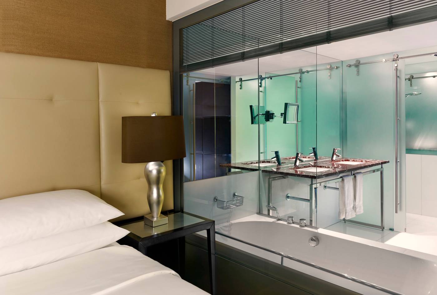 Sheraton-Lisboa-Hotel---Spa-Room-36