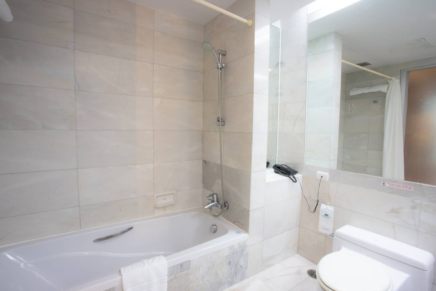 Royal-Paradise-Room-48