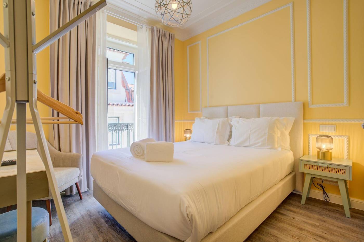 Solar-Dos-Poetas-Room-49