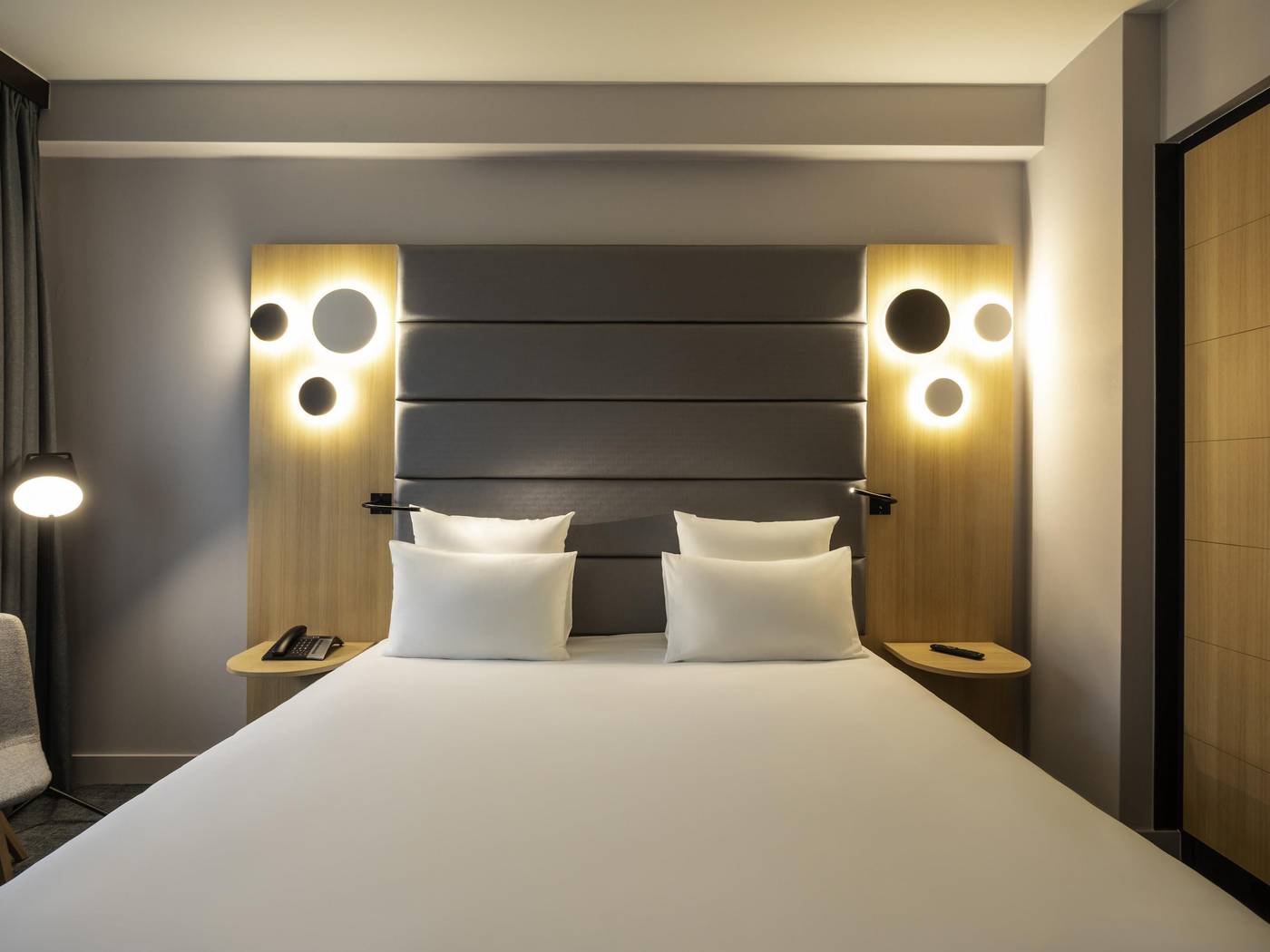 Novotel-Brussels-Centre-Midi-Station-General-view-27