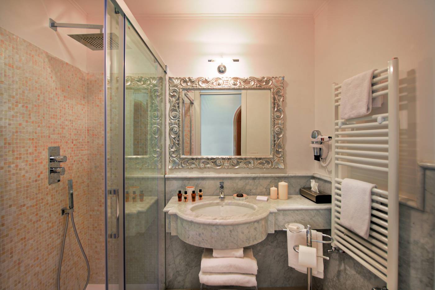 Hotel-Villa-Gabrisa-Room-25