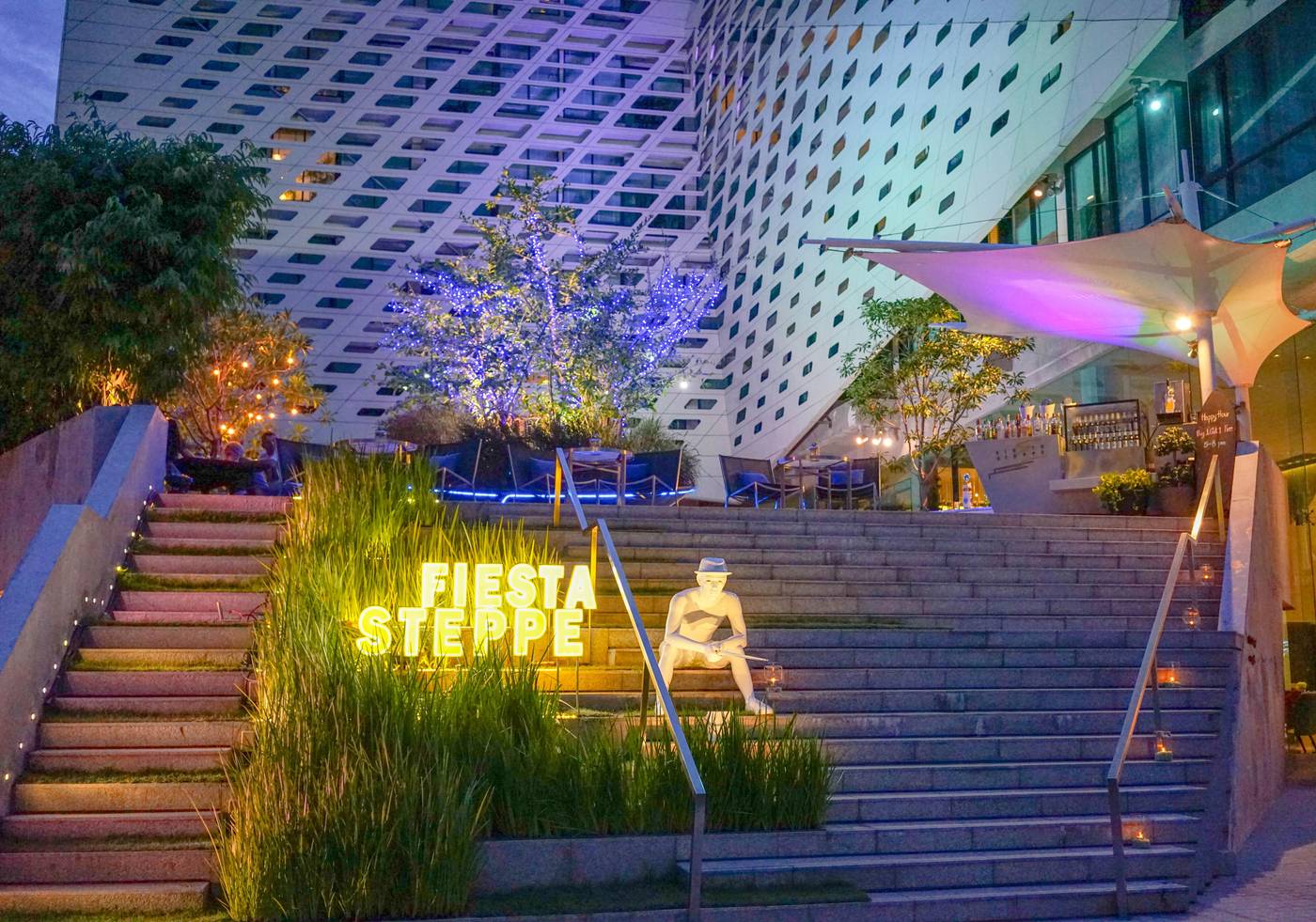 Lit-Bangkok-Hotel-Bar-69