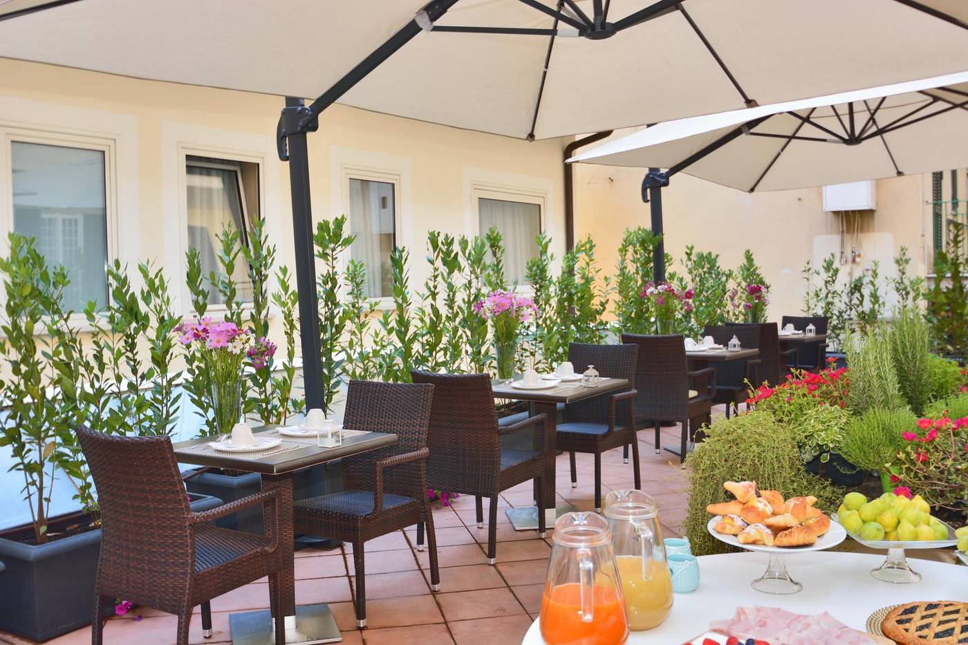 LH-Hotel-Lloyd-Rome-Terrace-35