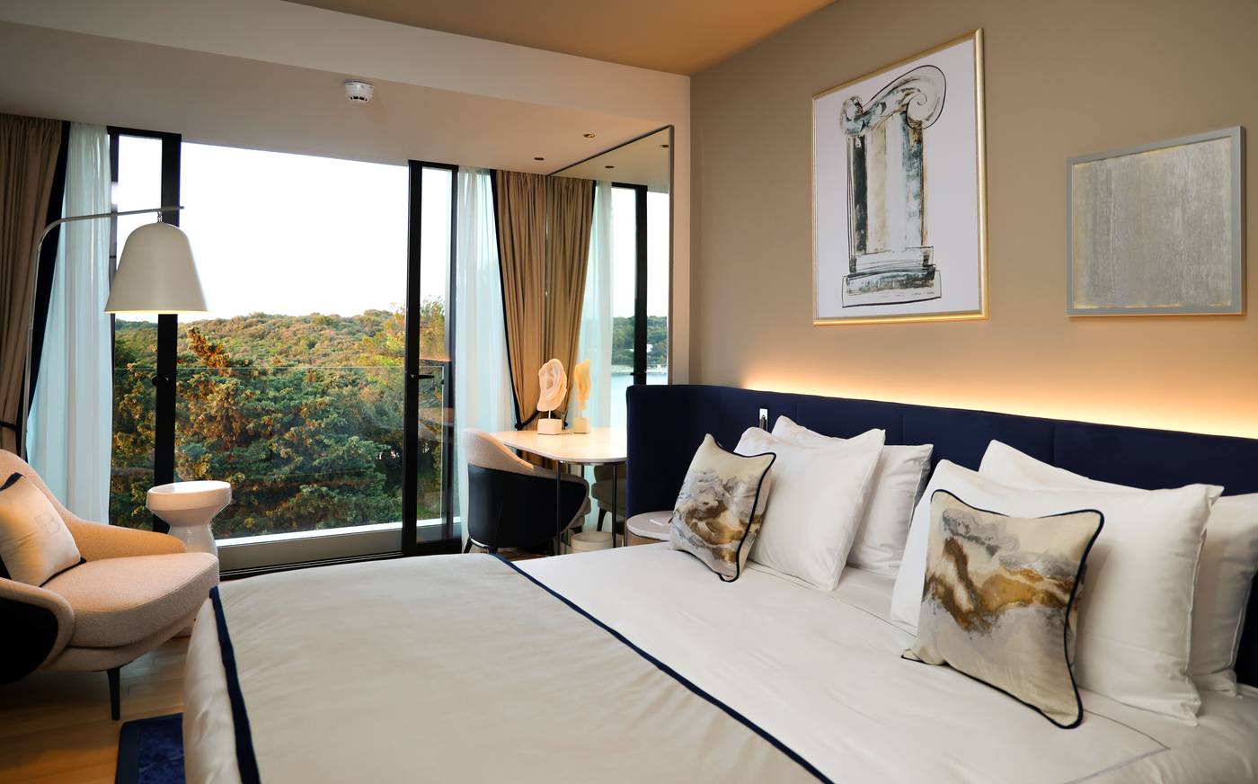 Grand-Hotel-Brioni-Pula--Radisson-Collection-Hotel-Room-35