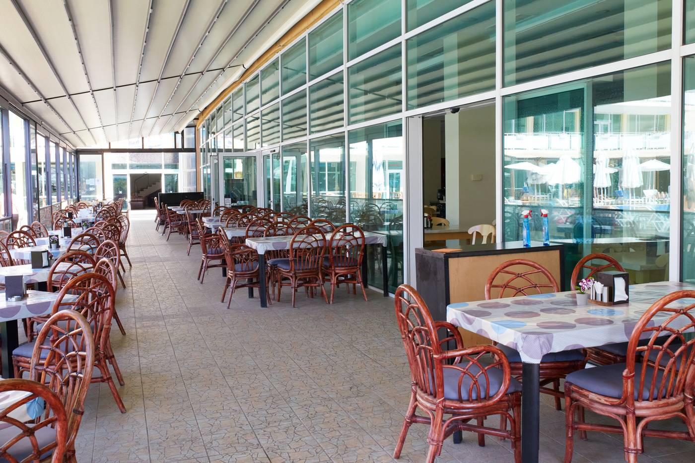 Grand-Hotel-Nirvana---Sunny-Beach-Restaurant-26