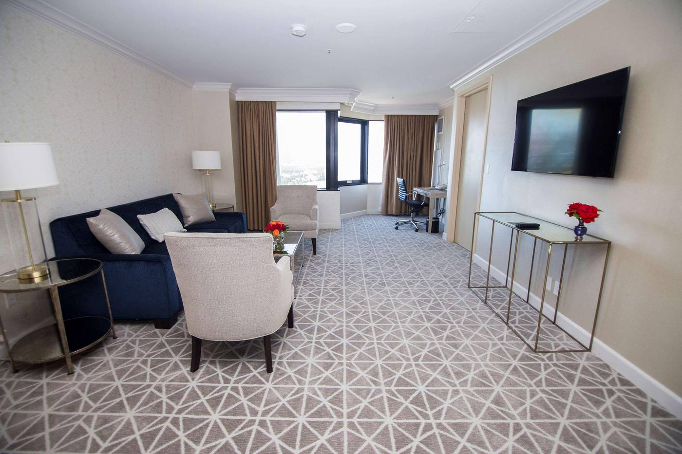 Hilton-Los-Angeles-Universal-City-Room-10