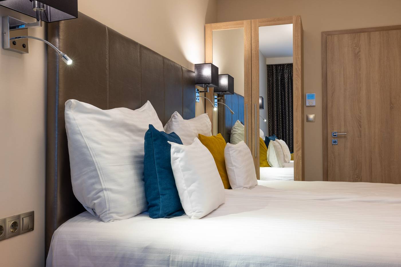 Silver-Crown-Hotel---Residence--Palace-Quarter-Room-44