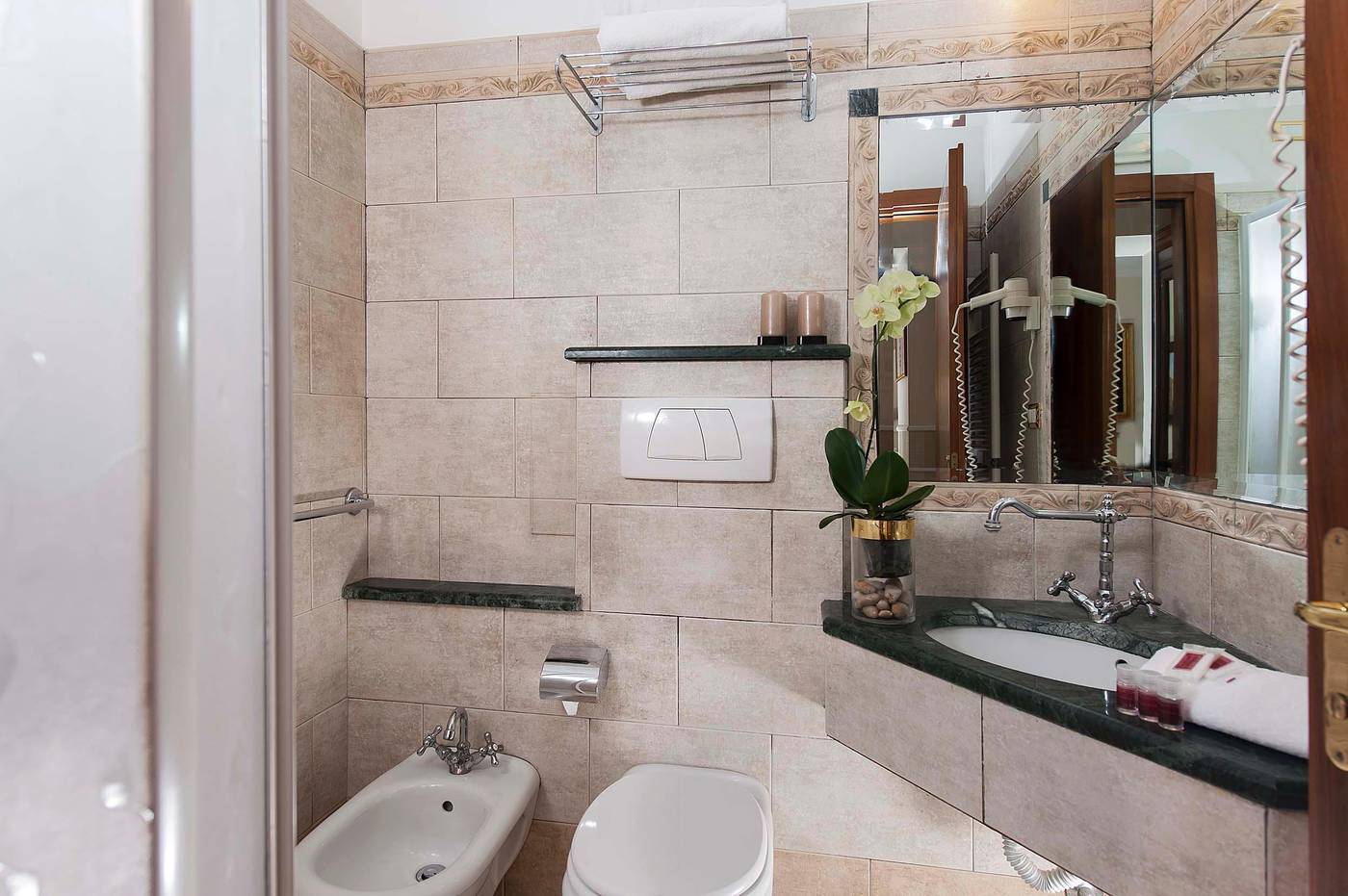 Des-Artistes-Room-20