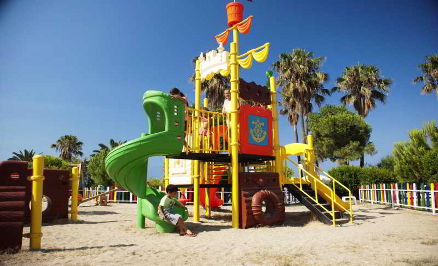 Ephesia-Holiday-Beach-Club-Sports-and-Entertainment-38