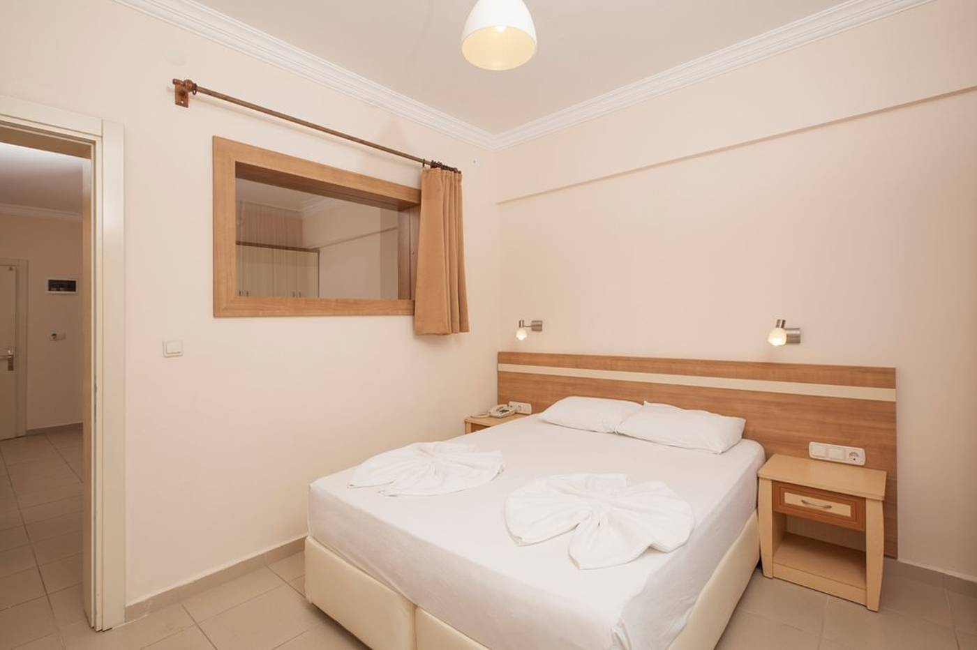 Hotel-Catty-Cats-Garden-Room-30