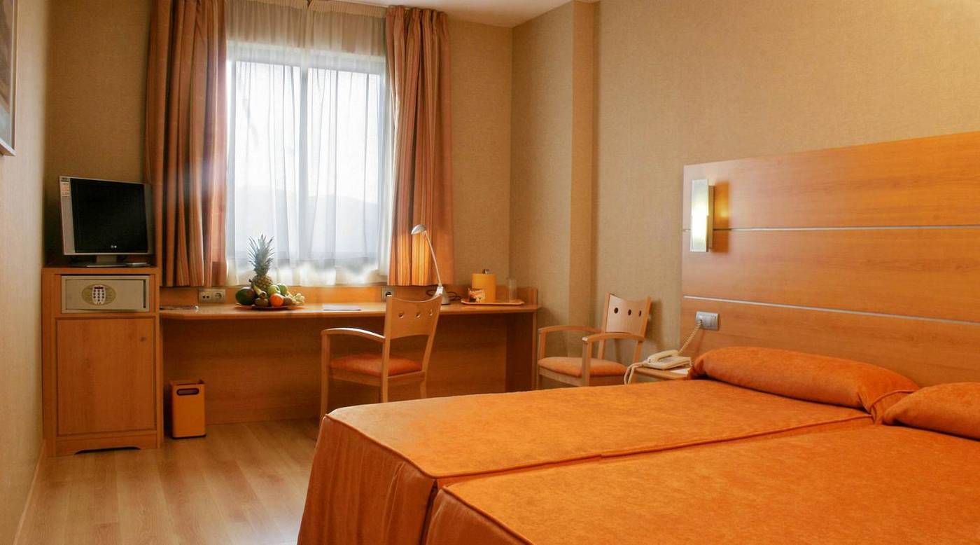 Posadas-de-Espana-Malaga-Room-6