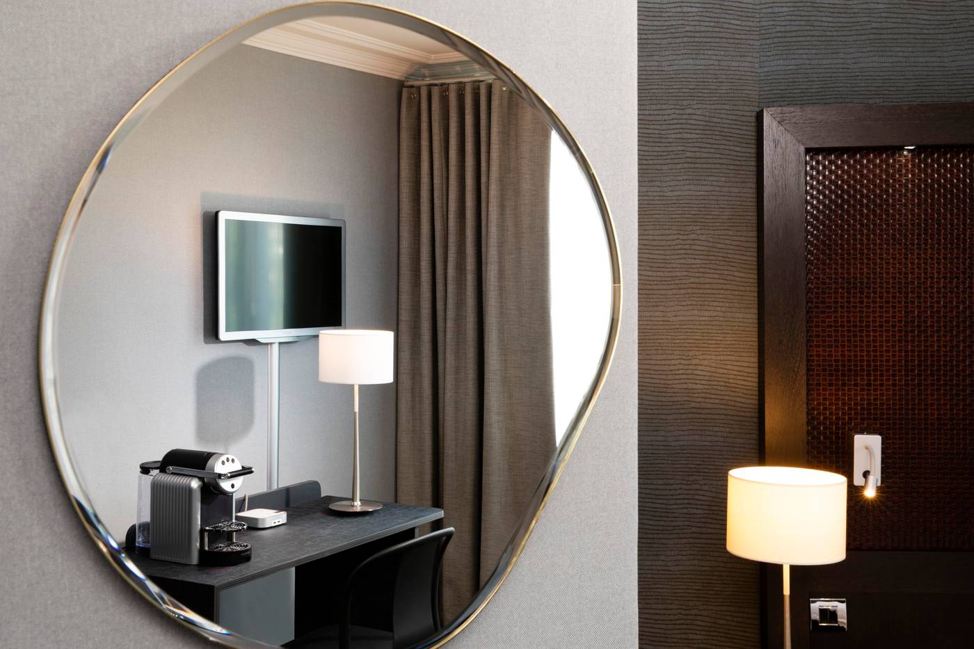 Hotel-Elysees-Regencia-Room-43