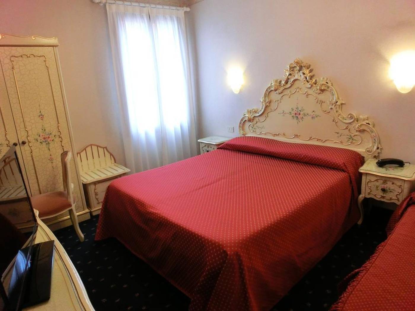 Hotel-Diana-Room-14