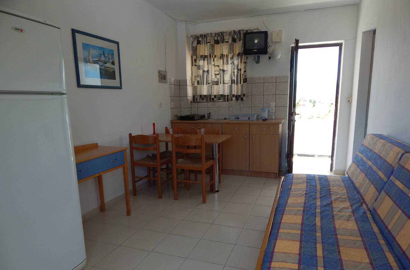 Dreams-4U-Apartments-Room-23