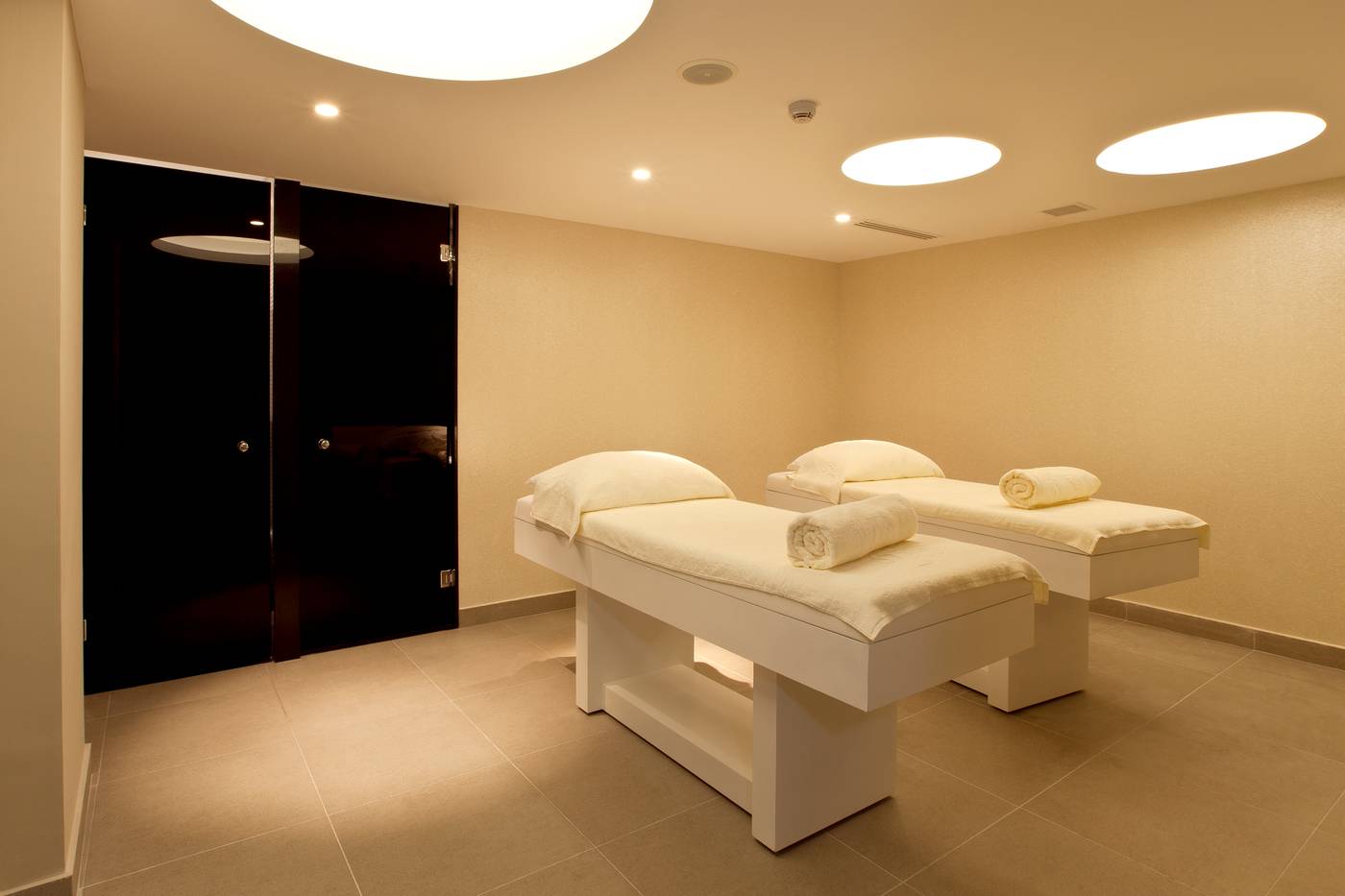 Princess-Andriana-Resort---Spa-Sports-and-Entertainment-80