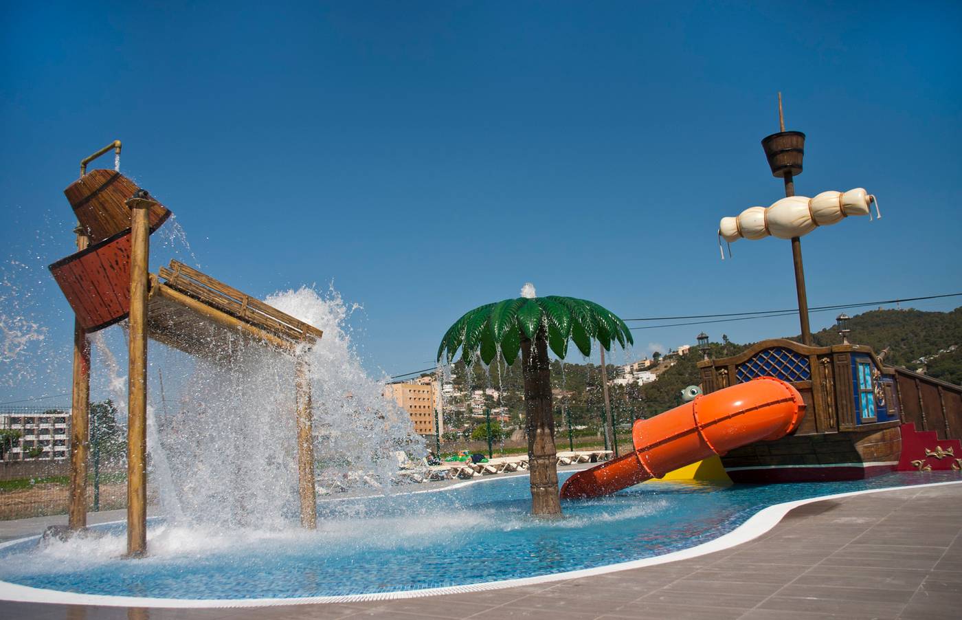 Europa-Splash-Pool-40