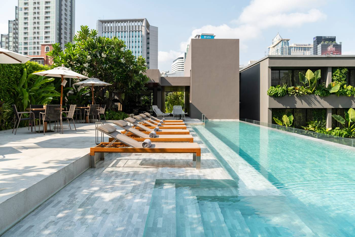 Ad-Lib-Bangkok-Pool-1