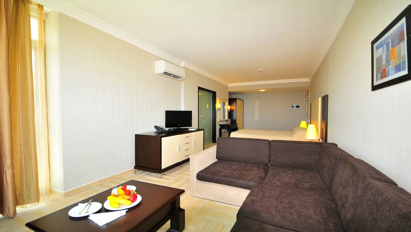 Blue-Bay-Platinum-Room-21