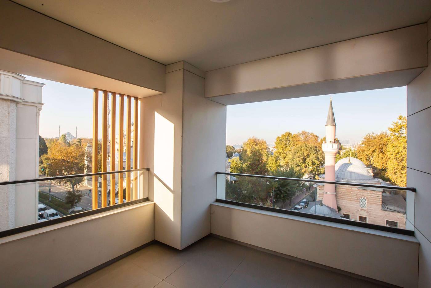 Ramada-Plaza-By-Wyndham-Istanbul-Sultanahmet-Room-4