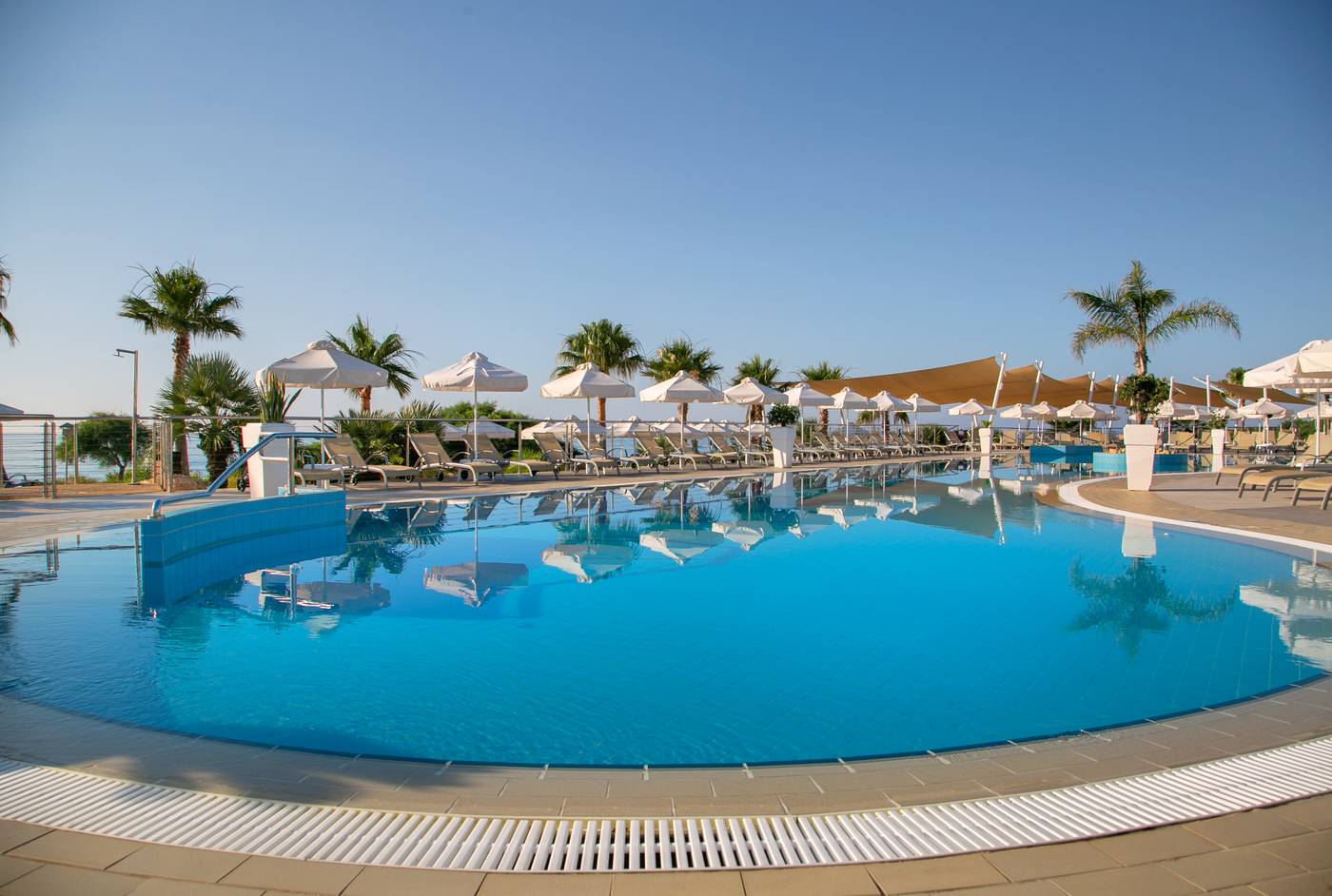 Asterias-Beach-Pool-3