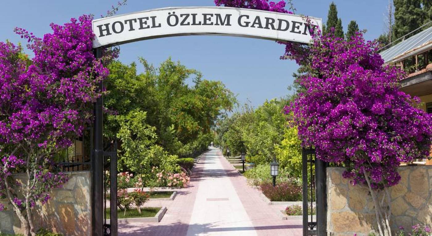 Ozlem-Garden-General-view-10
