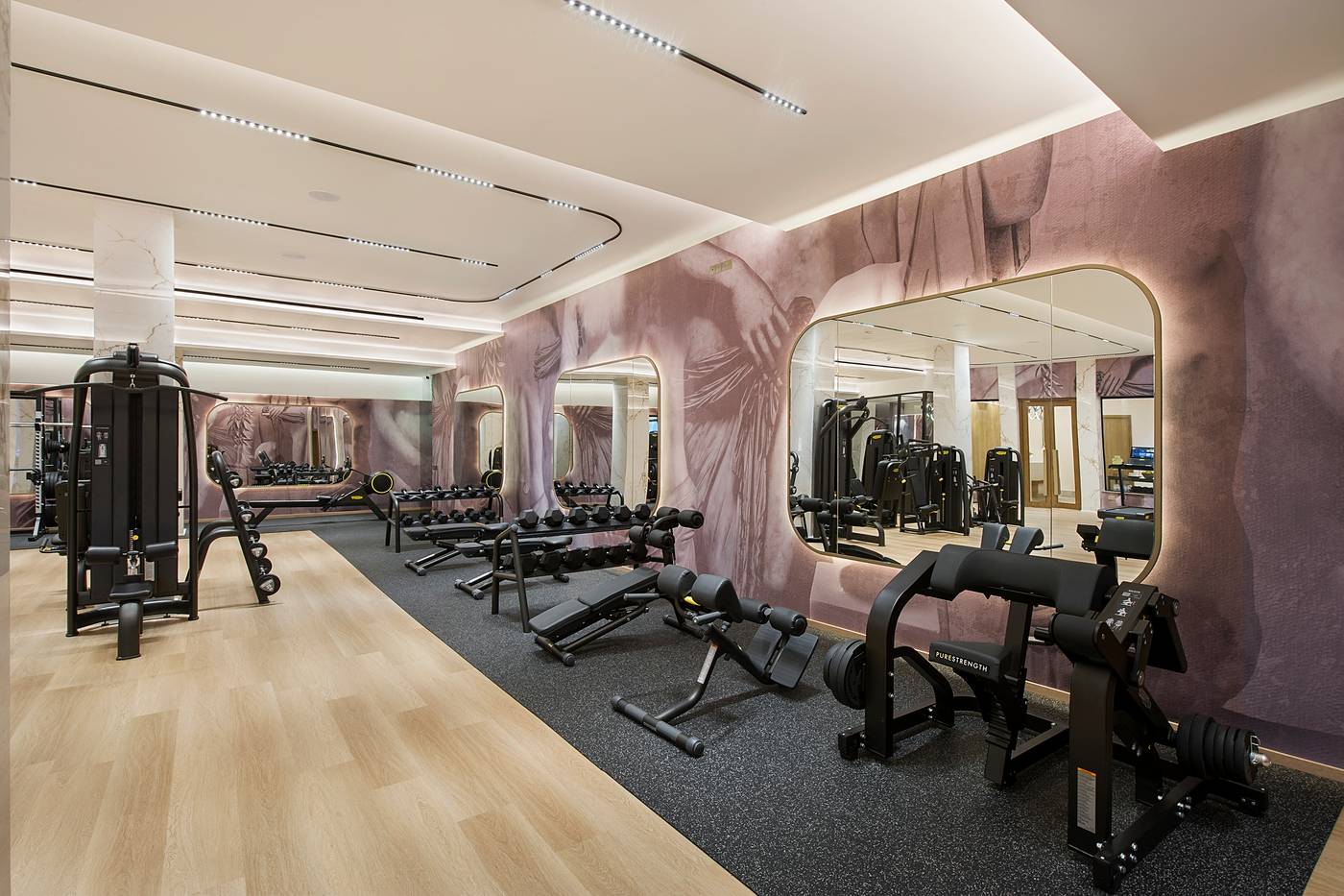 Adams-Beach-Hotel-Sports-and-Entertainment-86