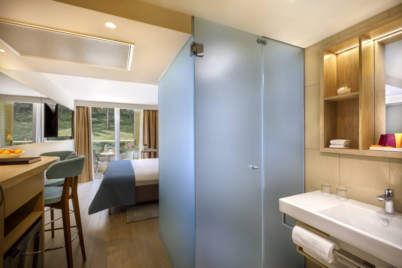 Girandella-Resort--Valamar-Collection---Adults-Room-19