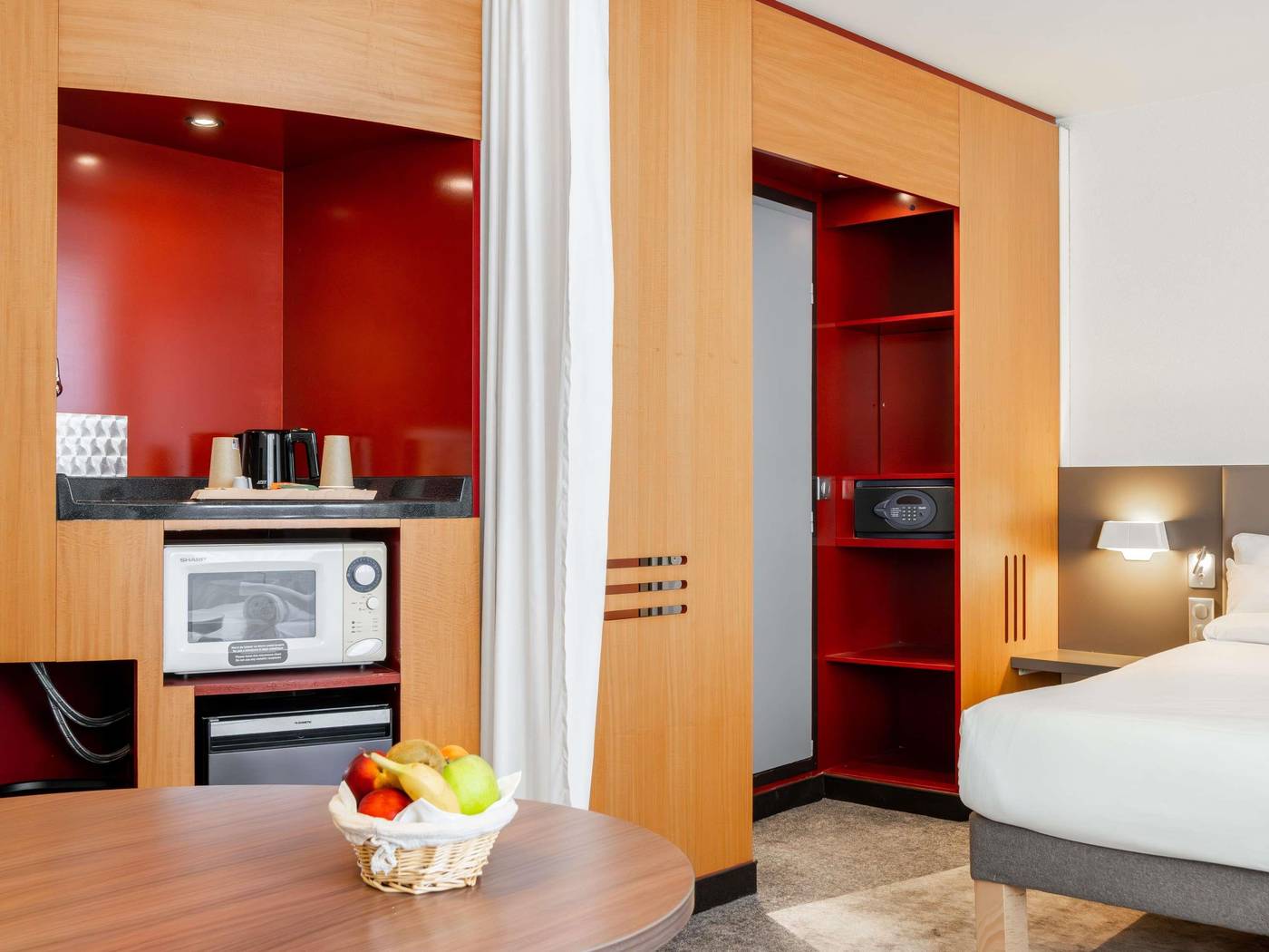 Novotel-Suites-Cannes-Centre-Room-16