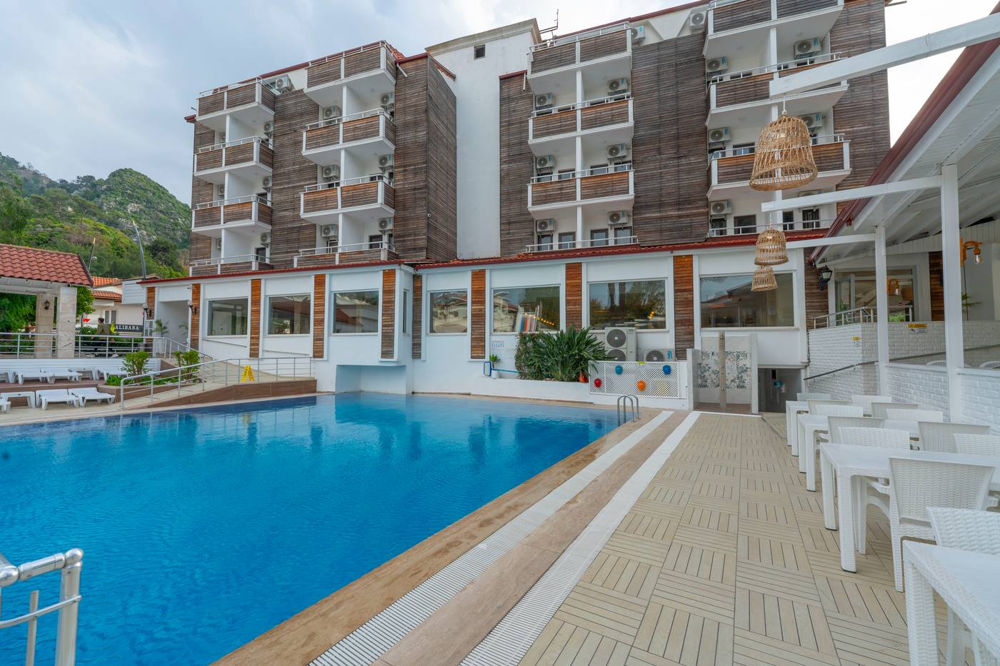 Club-Munamar-Beach-Resort-Pool-2