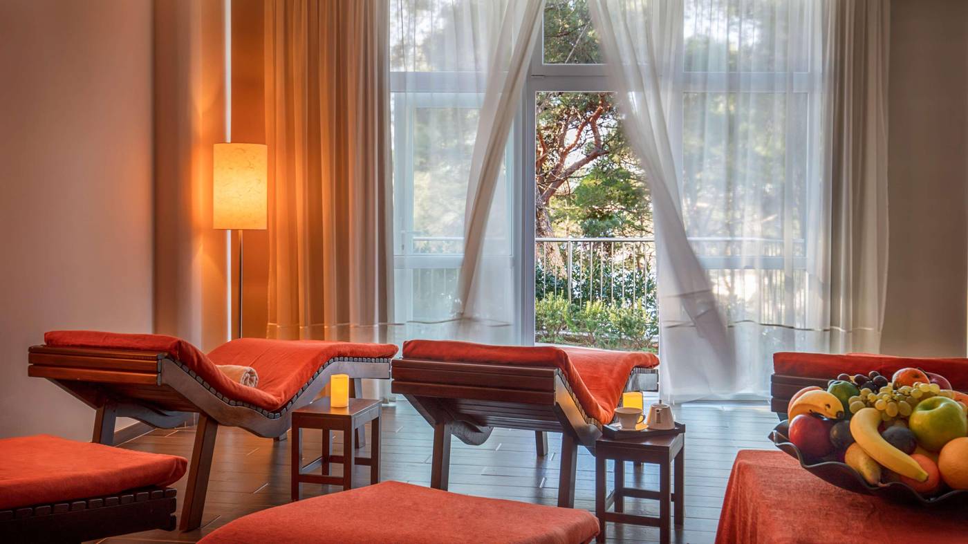 Hotel-Aurora-Sports-and-Entertainment-40