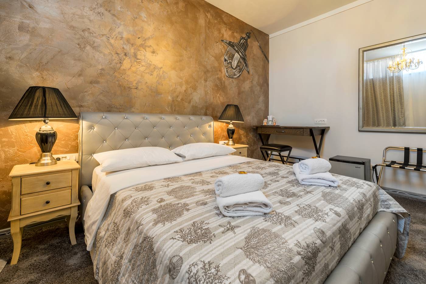 Prima-Luce-Downtown-Room-17