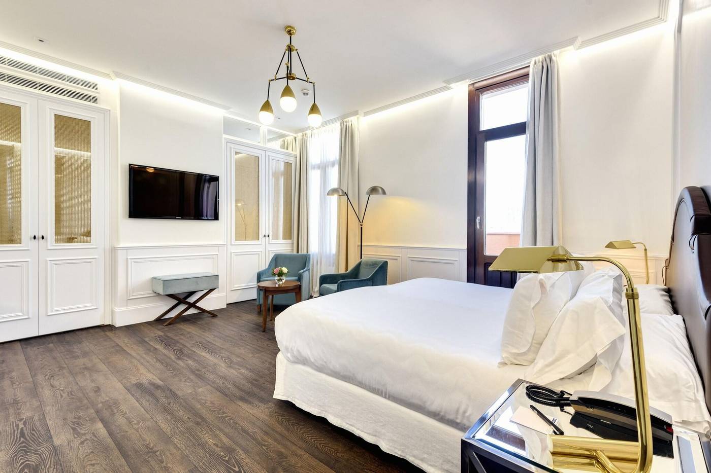 H10-Villa-de-la-Reina-Room-11