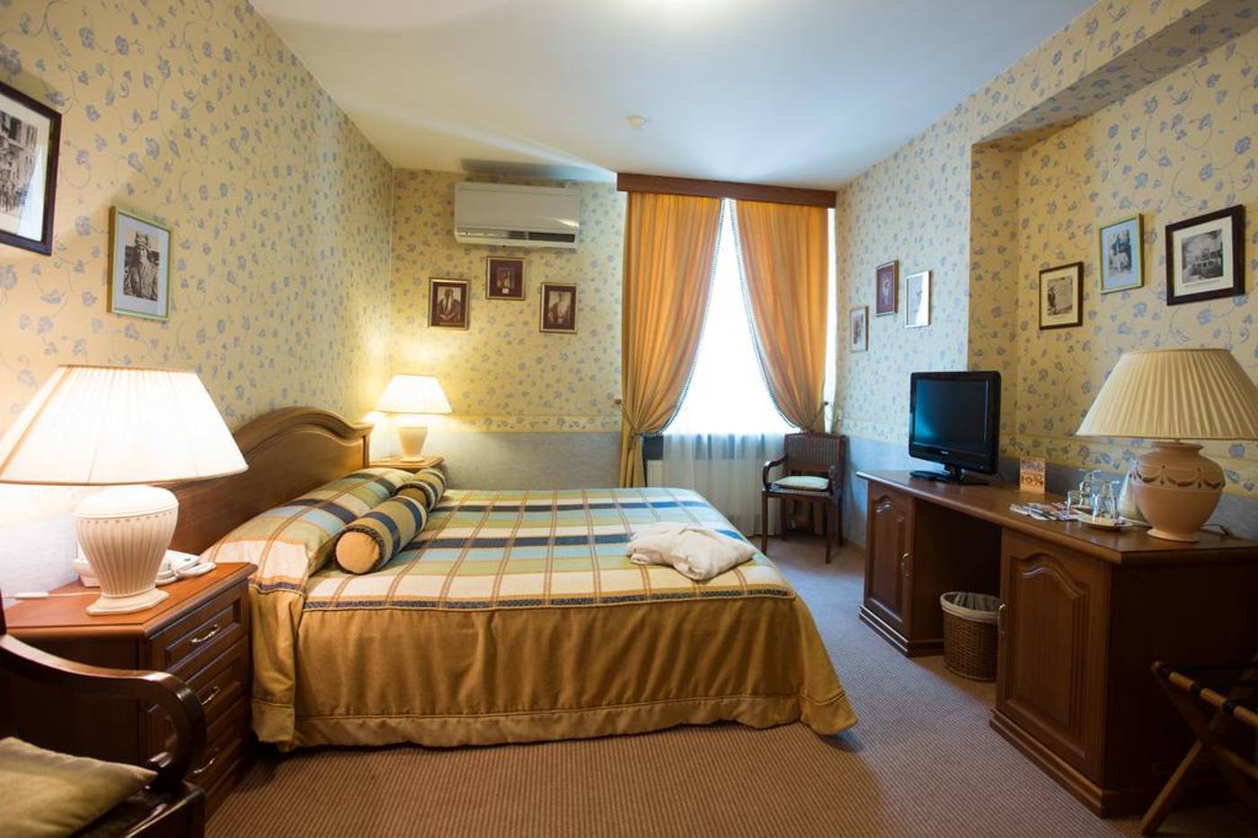 Shakespeare Boutique Hotel-Lithuania-VILNIUS -Room-9