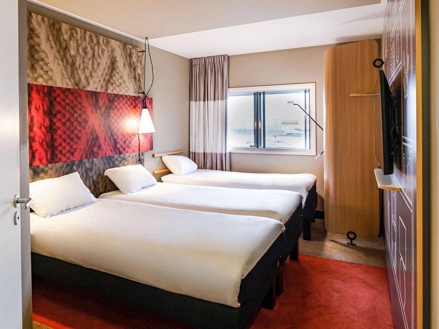 ibis-Amsterdam-Centre-Room-29