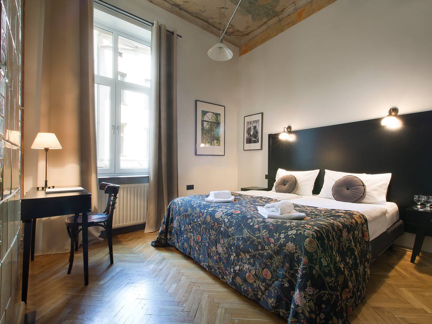 Antique-Apartments-Old-Town-Room-43