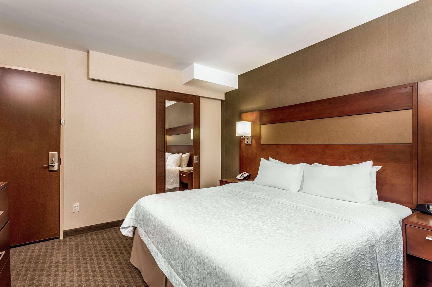 Hampton-Inn-Manhattan-Grand-Central-Room-13