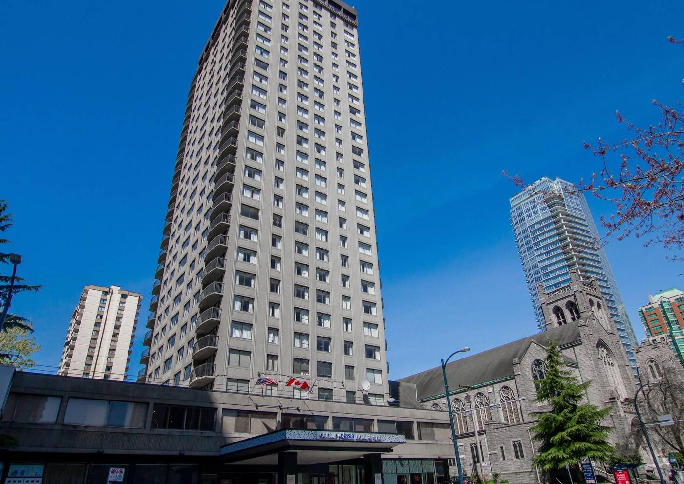 Century-Plaza-Hotel---Spa-Vancouver-General-view-2