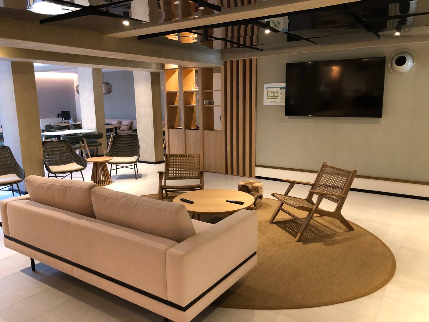 Omid-Saldanha-Hotel-Restaurant-1