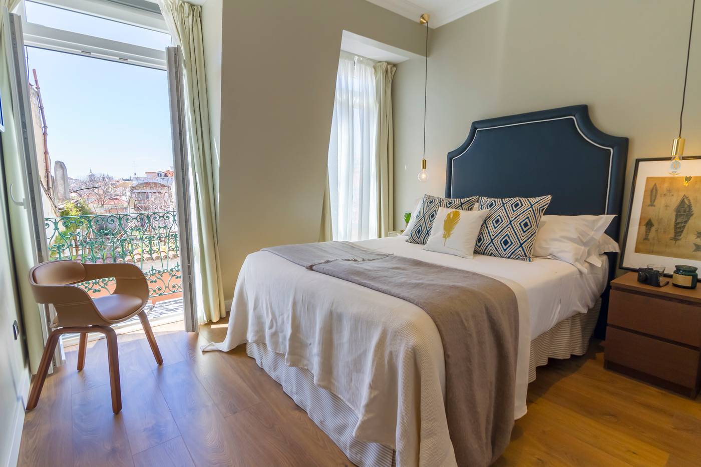 Bairro-Alto-Suites-Room-2