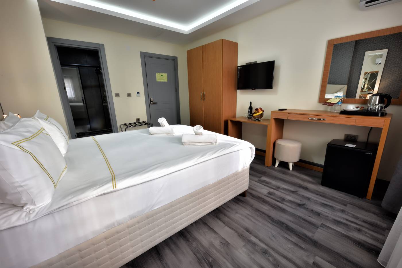 Almina-Inn-Hotel-Room-16