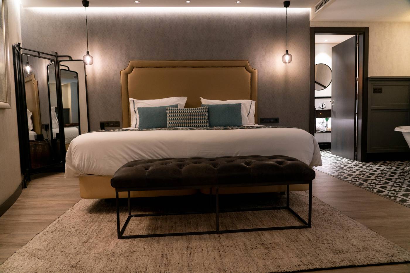 Hotel-Indigo-Madrid---Gran-Via-Room-41