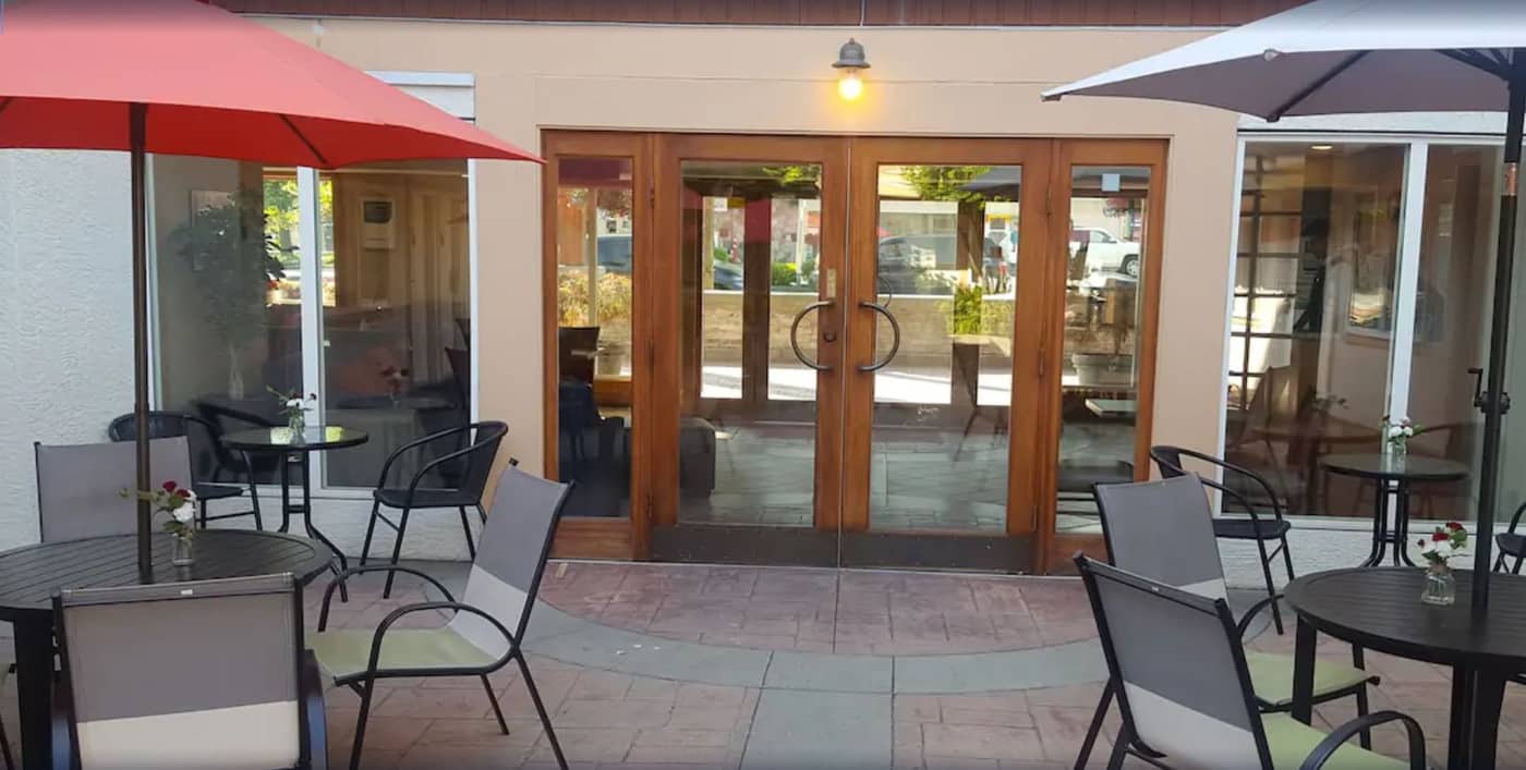 Econo-Lodge-Inn---Suites-N--Vancouver-Terrace-35