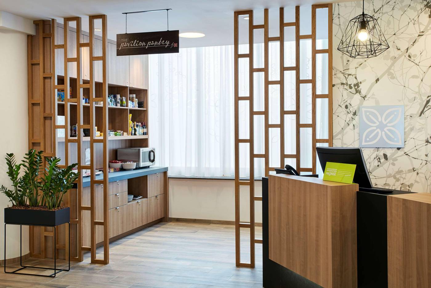 Hilton-Garden-Inn-Brussels-City-Centre-Restaurant-3