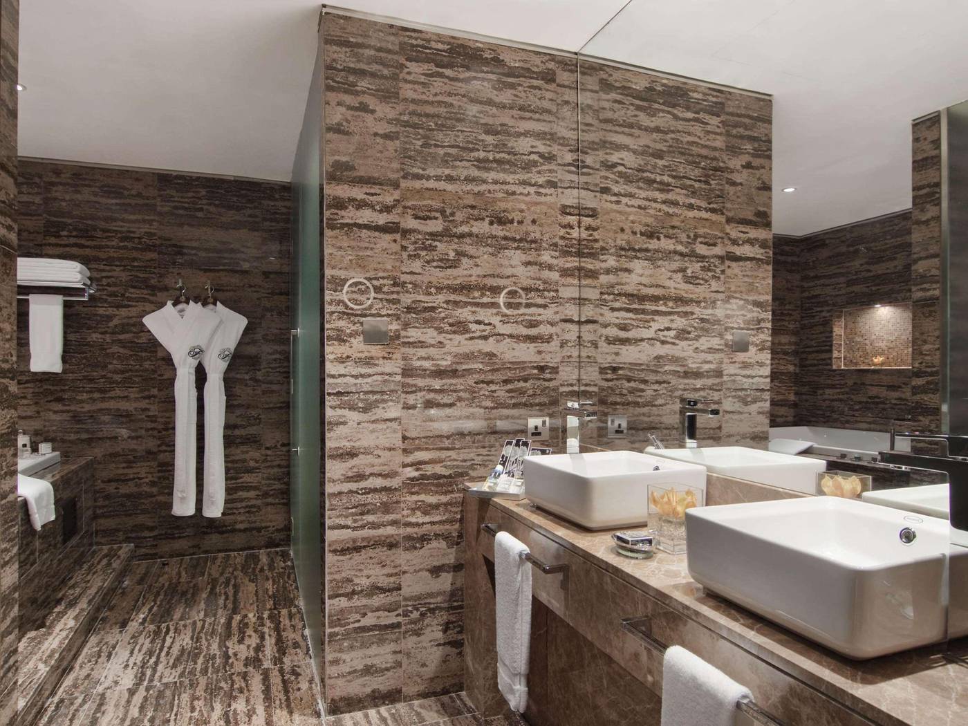 Fairmont-Bab-Al-Bahr-Room-44