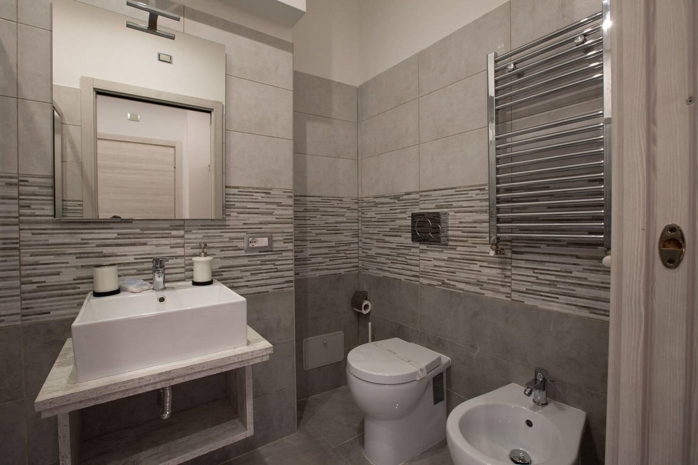 Vatican-City-Relais-Room-46