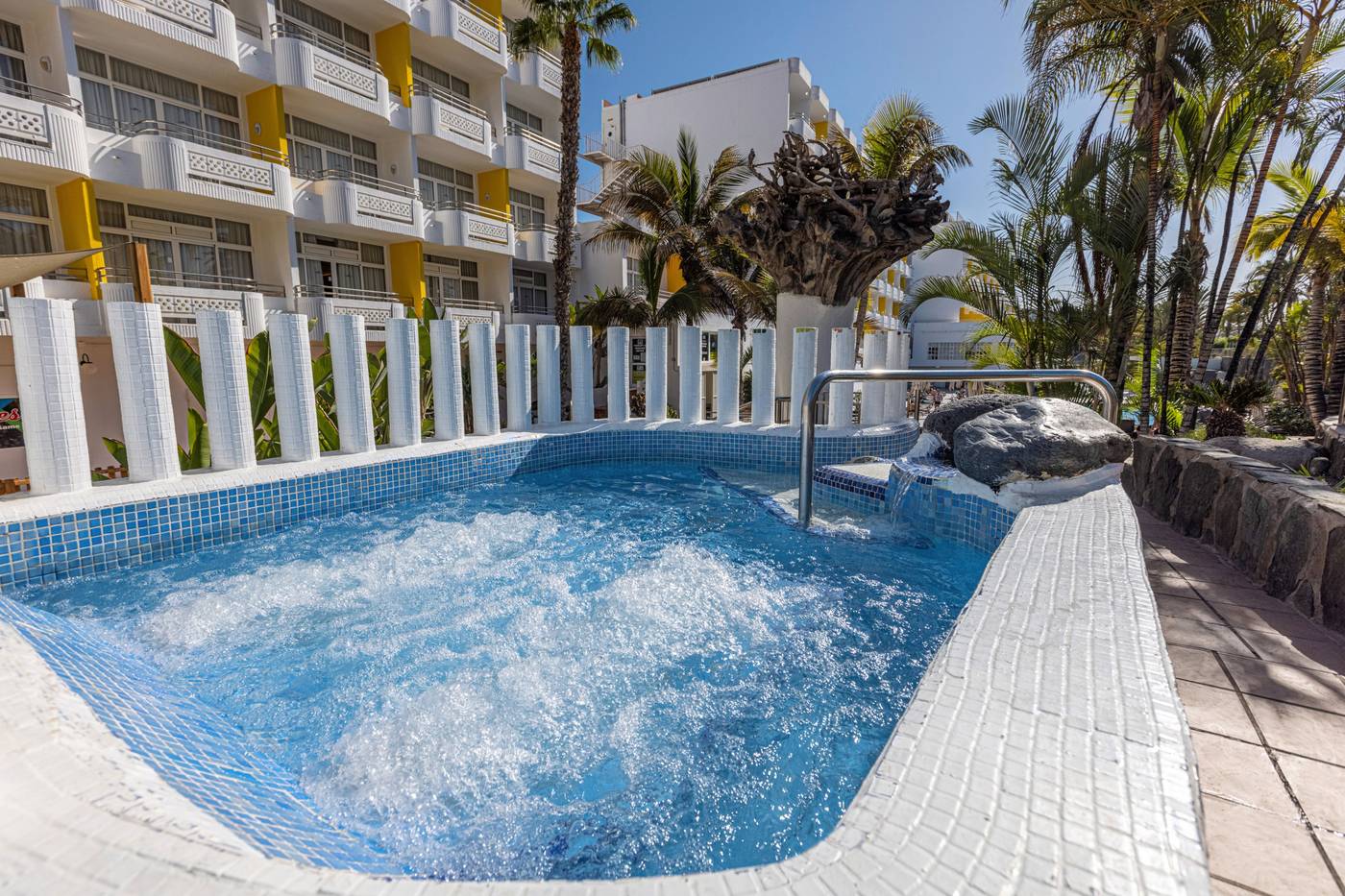 Abora-Catarina-By-Lopesan-Hotels-Pool-9